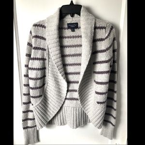 American Eagle size M open front knit sweater